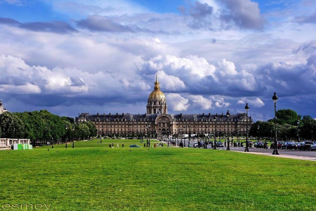 Modernized Studio - Meters From The Invalides Gardens Apartment Paris Luaran gambar