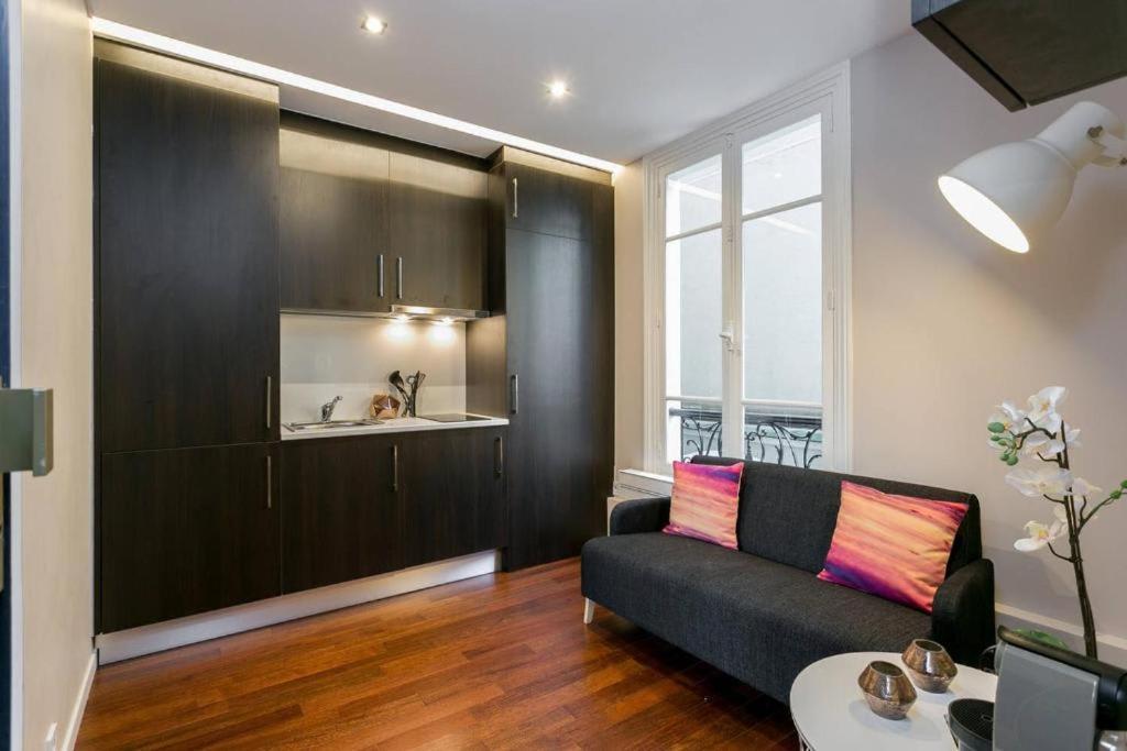 Modernized Studio - Meters From The Invalides Gardens Apartment Paris Luaran gambar